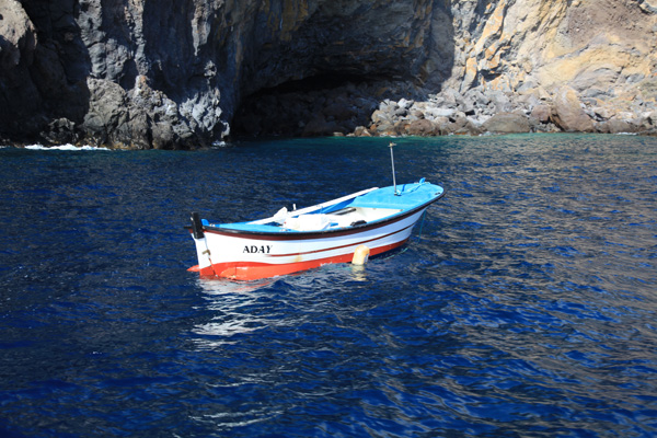 Bootje bij de westkust van La Palma